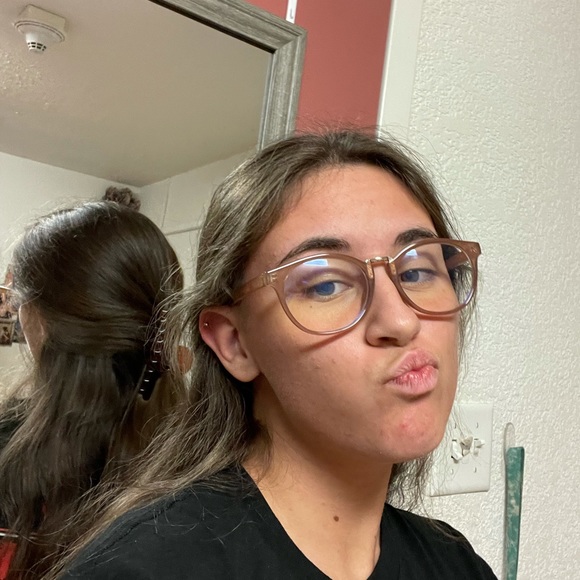 Meet your Posher, Abby - Picture 1 of 1